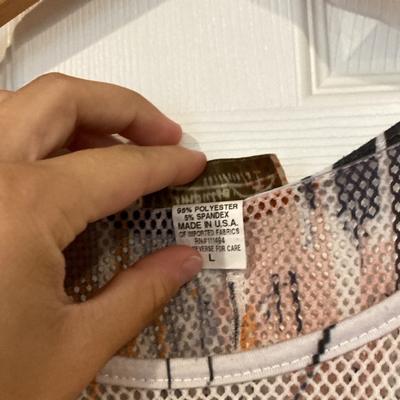 Impulse California abstract layered top size large - Picture 3 of 5